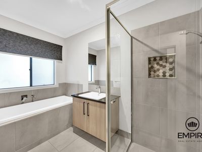 7 Amadeus Street, Clyde