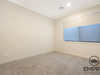 140 Yeungroon Boulevard, Clyde North