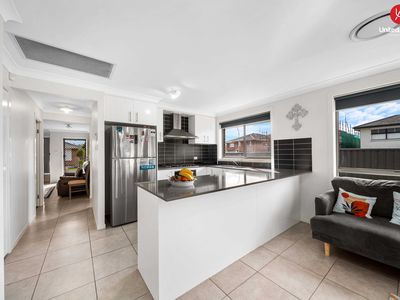 2 Shortbridge Avenue, Middleton Grange