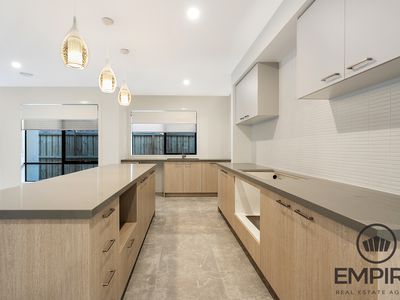 120 Yeungroon Blvd, Clyde North