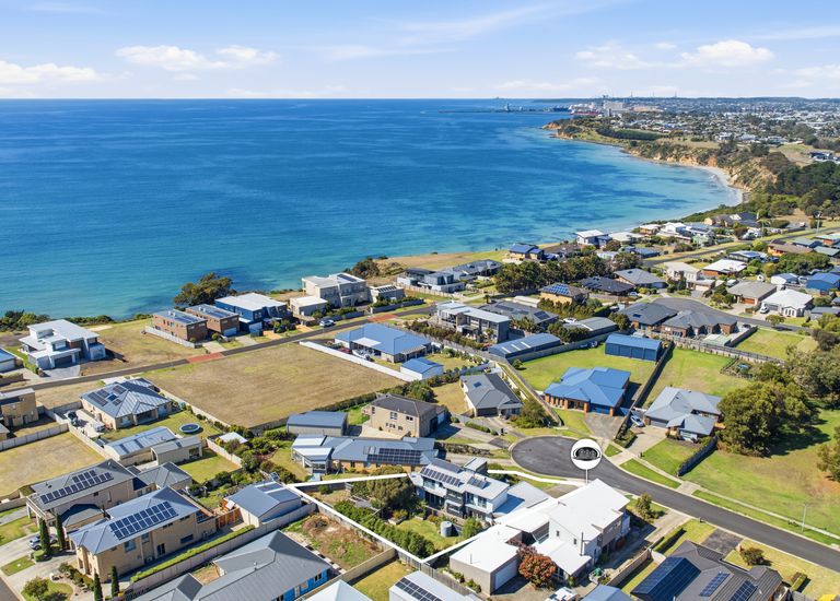 8 Aquarius Court, Portland North