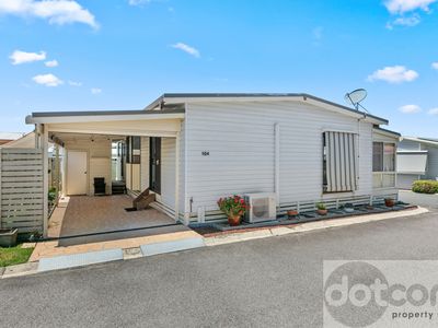 104 / 25 Mulloway Road, Chain Valley Bay