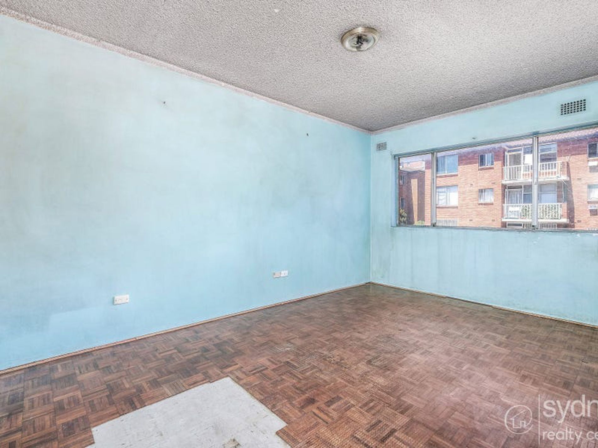 4 / 28 Barber Avenue, Eastlakes