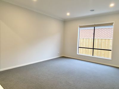 19 Ricotta Road, Manor Lakes