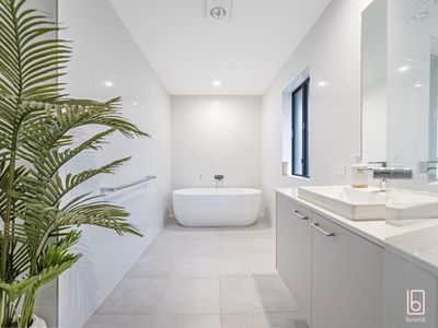 2 Wilga Road, Hamlyn Terrace