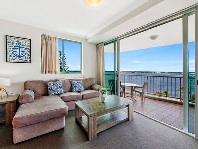 907 / 182 Marine Parade, Labrador