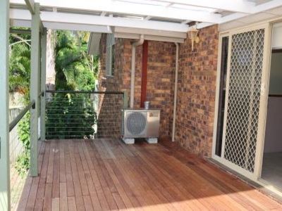 8 Kentia Court, Kawungan