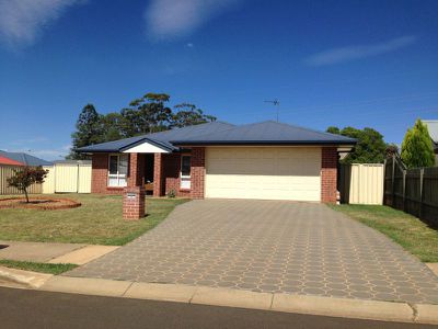 4 Sambar Court, Kearneys Spring