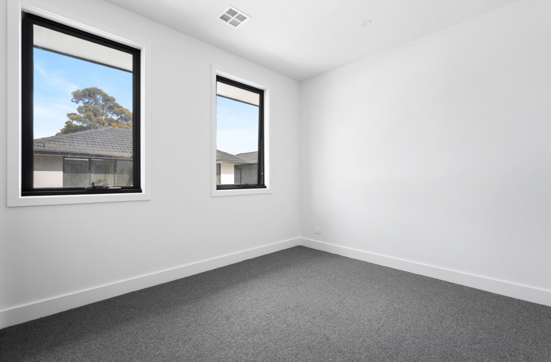 2 / 7-9 Barter Crescent, Forest Hill