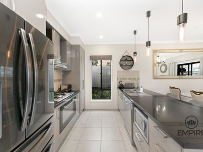 28 Yellowstone Avenue, Clyde