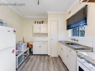 12 / 13 Milton Place, Orelia