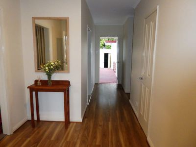 8 Sinclair Cres, Seymour