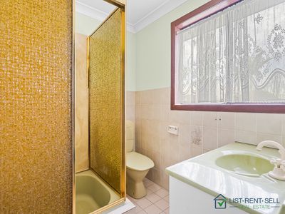 8 Atlanta Place, Casula