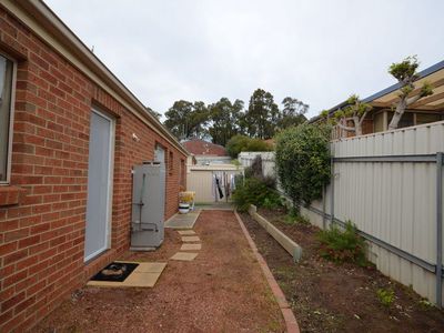 5 / 6 Edwards Road, Kennington