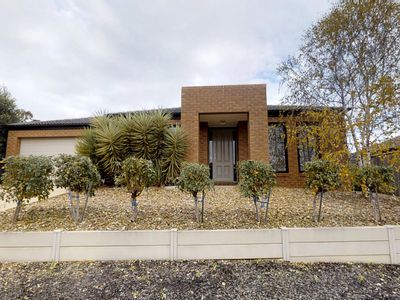 7 Freeman Drive, Kangaroo Flat