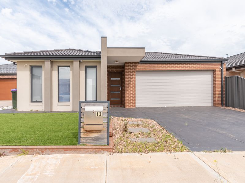 13 Ixora Crescent, Manor Lakes