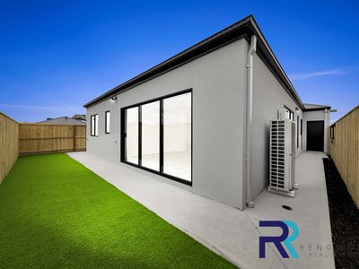 8 Puggle Way, Tarneit