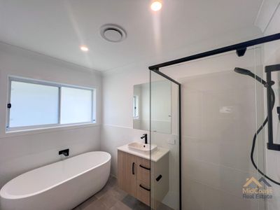 8 Jade Crescent, Diamond Beach