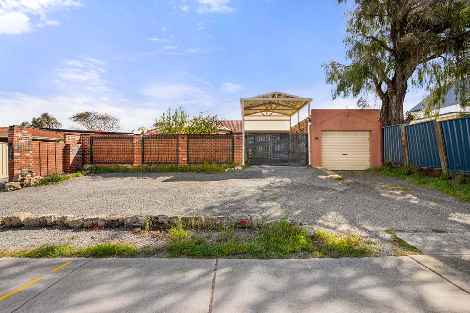 135 Safety Bay Road, Shoalwater