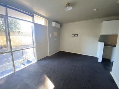 5 / 95 Summerhill Road, Footscray