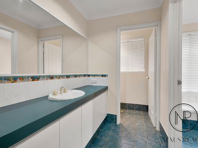 5 Aruba Court, Southern River
