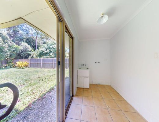 Noosaville 4 Bedroom Home image 11