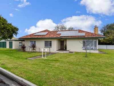 6 McRostie Street, Millicent