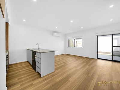 111 Delama Boulevard, Mambourin