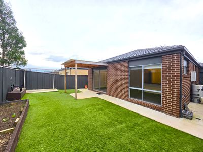 12 Henderson Drive, Tarneit