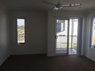 1 / 36 Marmoset Parade, Dakabin