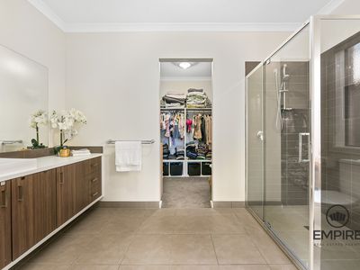 8 Pontiac Road, Cranbourne East