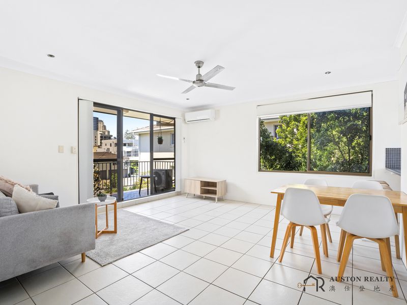 6 / 16 ROSEWOOD AVENUE, Broadbeach