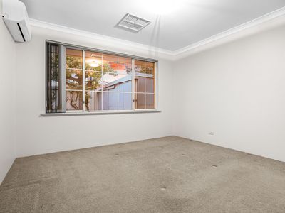 62 Kingsmill Gardens, Winthrop