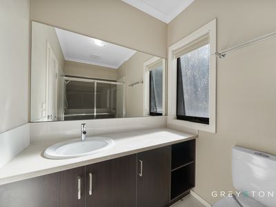 22 Jolimont Street, Caroline Springs