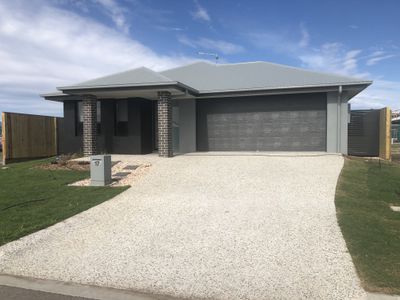 17 Langland Circuit , Walloon