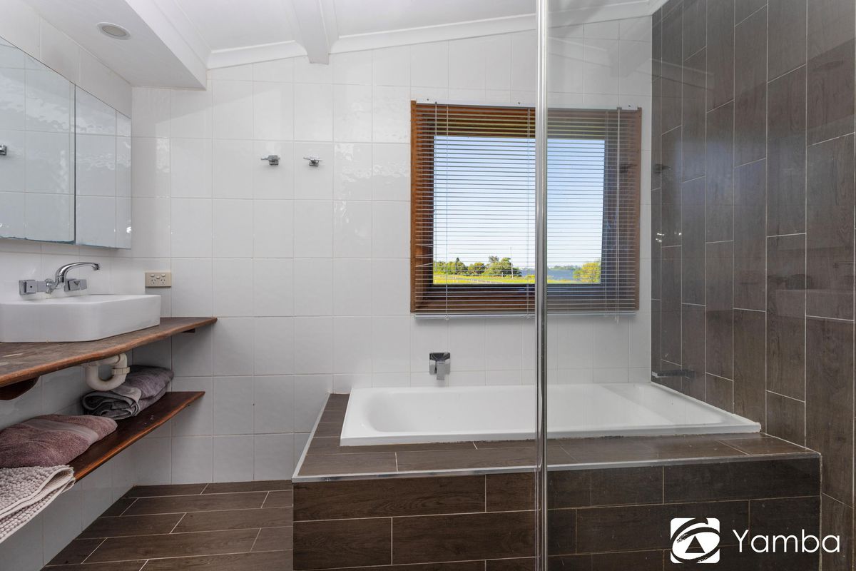 176 Old Ferry Road, Ashby