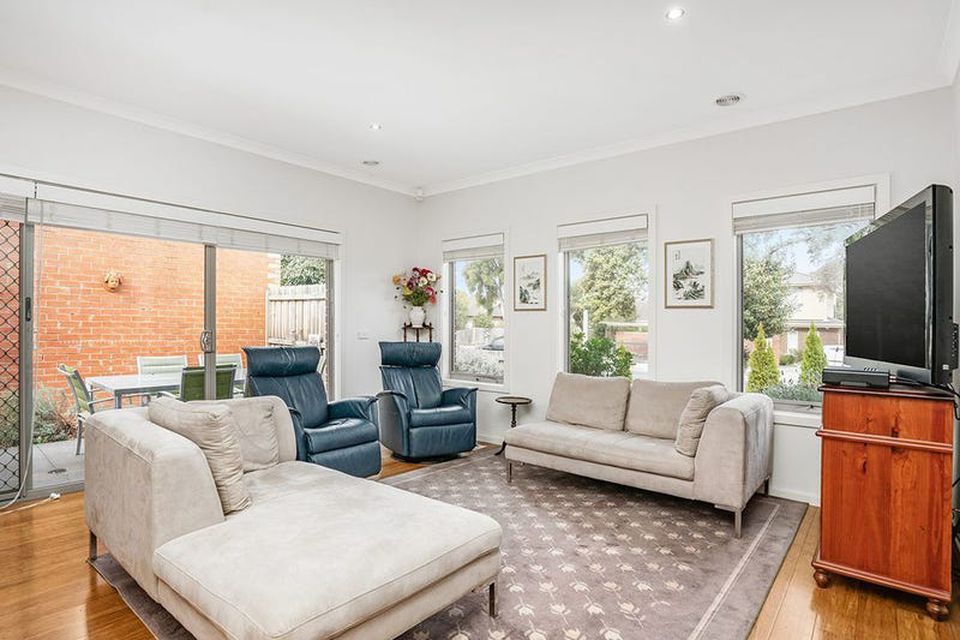 1 / 38 Southern Road, Heidelberg Heights