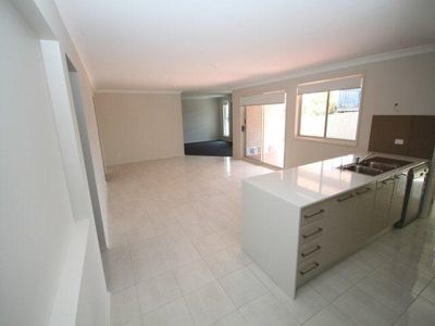 37 Lakeview Crescent, Forster