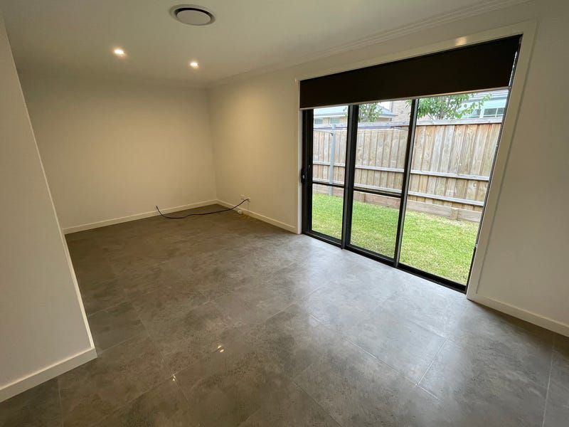 12 Meale Avenue, Gledswood Hills