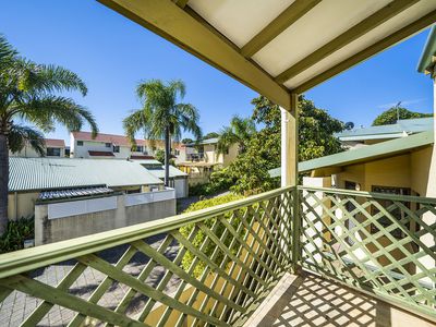 4 / 9 Lockhart Street, Como