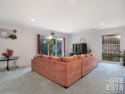 284 Ormond Rd, Narre Warren South