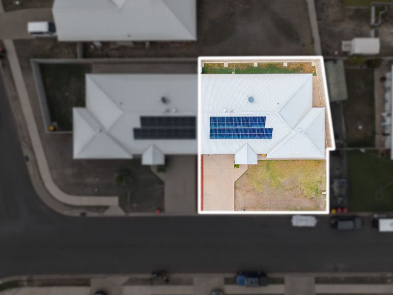 2 / 56 Lakeside Drive, Emerald
