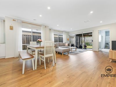 11 Sandymount Drive, Clyde North