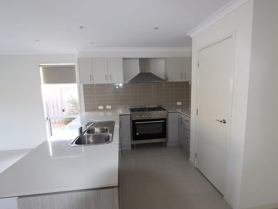 12 Coastal Drive, Armstrong Creek