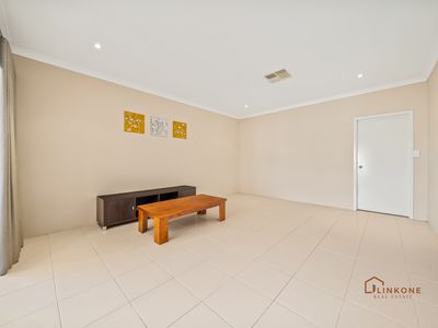 28 Fairfield Gardens, Canning Vale