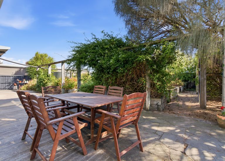 8 Aquarius Court, Portland North