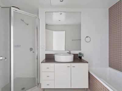303 / 1-3 Aqua Street, Southport