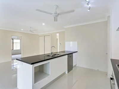 2E Fitzmaurice Drive, Bentley Park