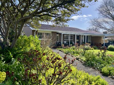 17 Adams Street, Donovans