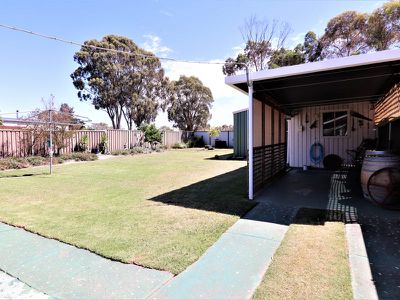 78 Martindale Cres, Seymour